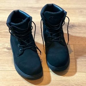 Lugz booties size 9